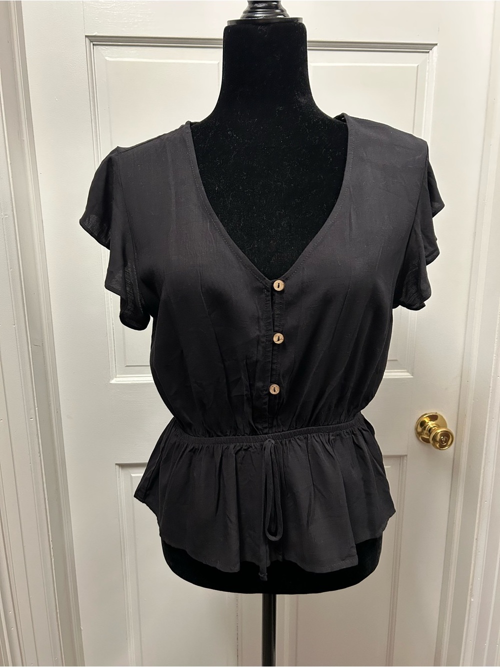 One clothing medium black top shirt blouse work casual button short sleeve vneck